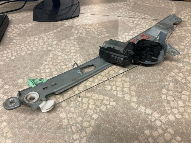 bontott RENAULT SCÉNIC II Bal első Ablakemelő Szerkezet (Elektromos)