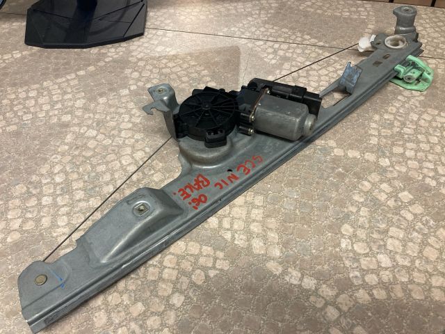 bontott RENAULT SCÉNIC II Bal első Ablakemelő Szerkezet (Elektromos)