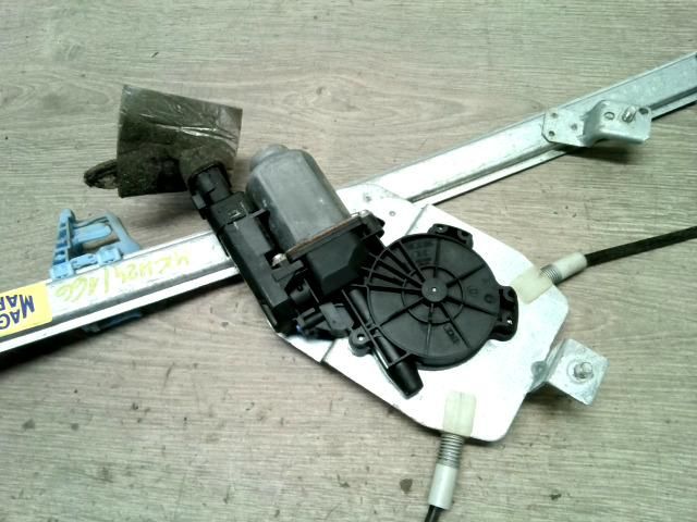 bontott RENAULT SCÉNIC II Bal első Ablakemelő Szerkezet (Elektromos)