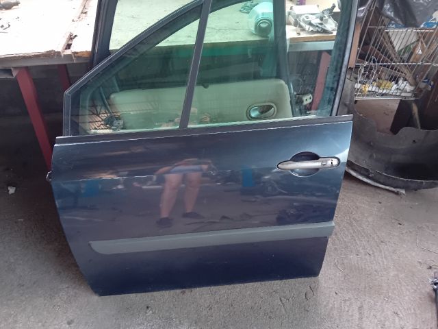 bontott RENAULT SCÉNIC II Bal első Ajtó (Részeivel)