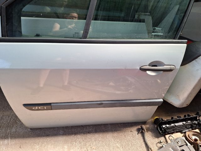 bontott RENAULT SCÉNIC II Bal első Ajtó (Részeivel)