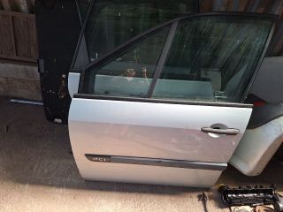 bontott RENAULT SCÉNIC II Bal első Ajtó (Részeivel)