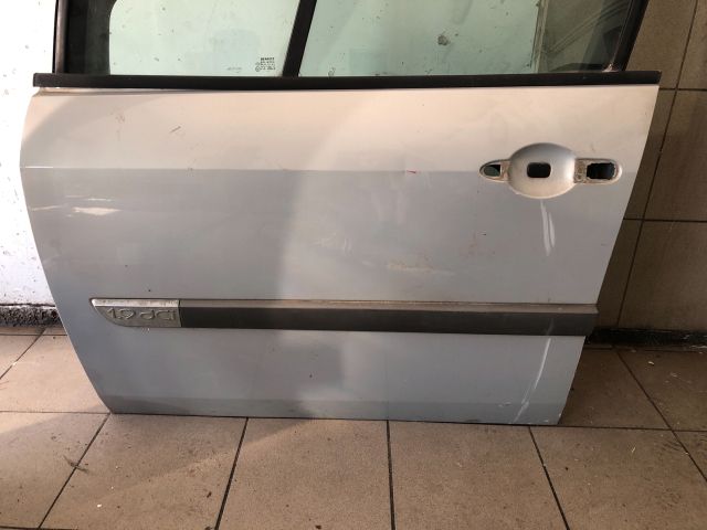 bontott RENAULT SCÉNIC II Bal első Ajtó (Üres lemez)