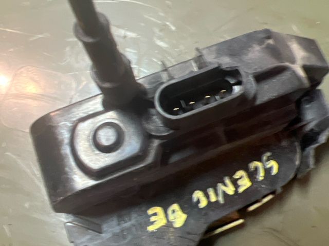 bontott RENAULT SCÉNIC II Bal első Ajtózár