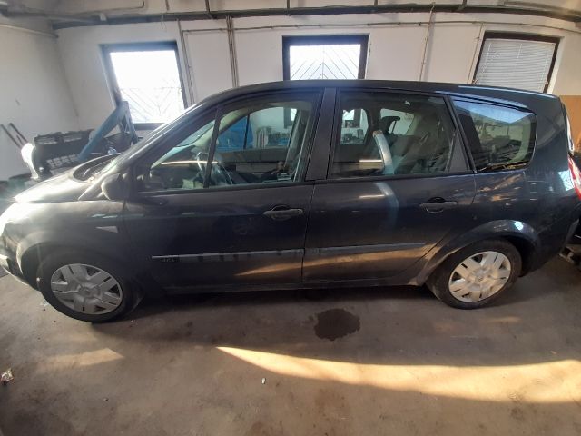 bontott RENAULT SCÉNIC II Bal első Dobbetét (Kerékjárati, Műanyag)