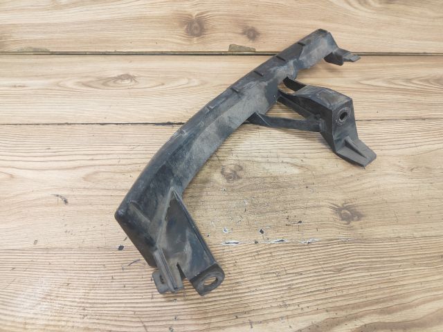 bontott RENAULT SCÉNIC II Bal első Lökhárító Tartó (Műanyag)