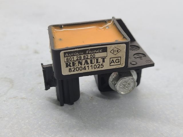 bontott RENAULT SCÉNIC II Bal első Oldal Ütközés Érzékelő