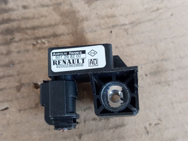 bontott RENAULT SCÉNIC II Bal első Oldal Ütközés Érzékelő