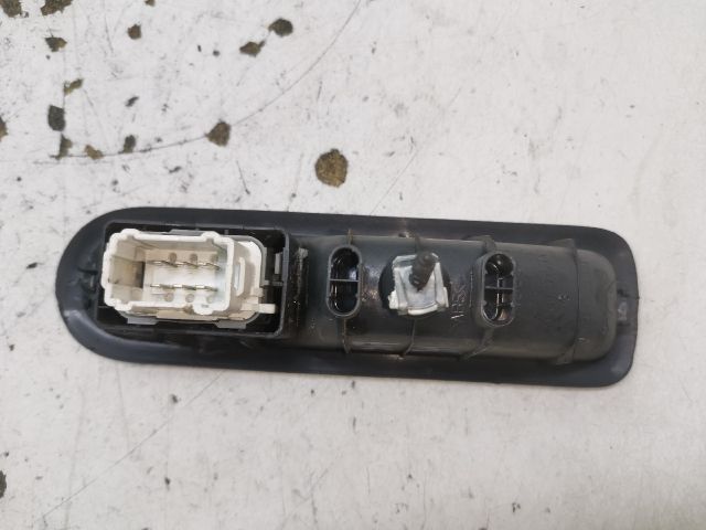 bontott RENAULT SCÉNIC II Bal hátsó Ablakemelő Kapcsoló