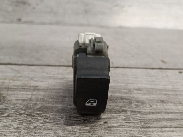 bontott RENAULT SCÉNIC II Bal hátsó Ablakemelő Kapcsoló