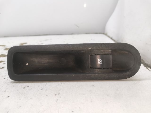 bontott RENAULT SCÉNIC II Bal hátsó Ablakemelő Kapcsoló