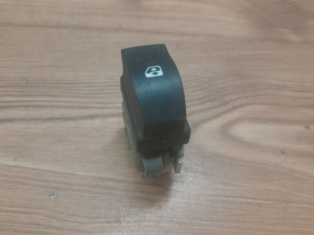 bontott RENAULT SCÉNIC II Bal hátsó Ablakemelő Kapcsoló