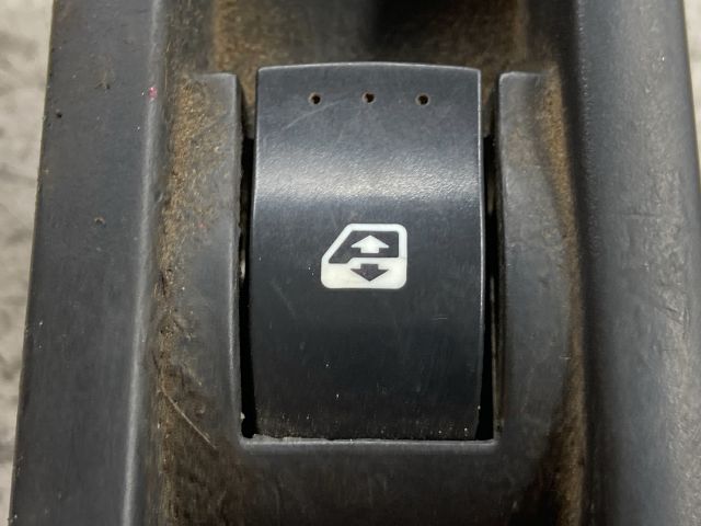 bontott RENAULT SCÉNIC II Bal hátsó Ablakemelő Kapcsoló