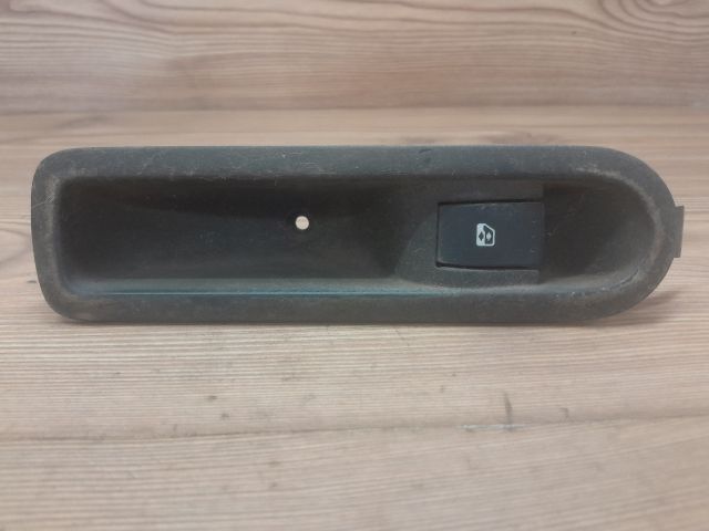 bontott RENAULT SCÉNIC II Bal hátsó Ablakemelő Kapcsoló