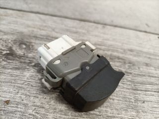 bontott RENAULT SCÉNIC II Bal hátsó Ablakemelő Kapcsoló