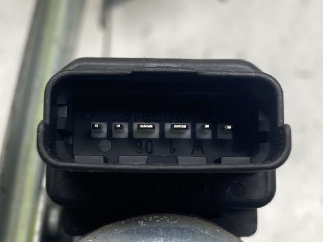 bontott RENAULT SCÉNIC II Bal hátsó Ablakemelő Szerkezet (Elektromos)