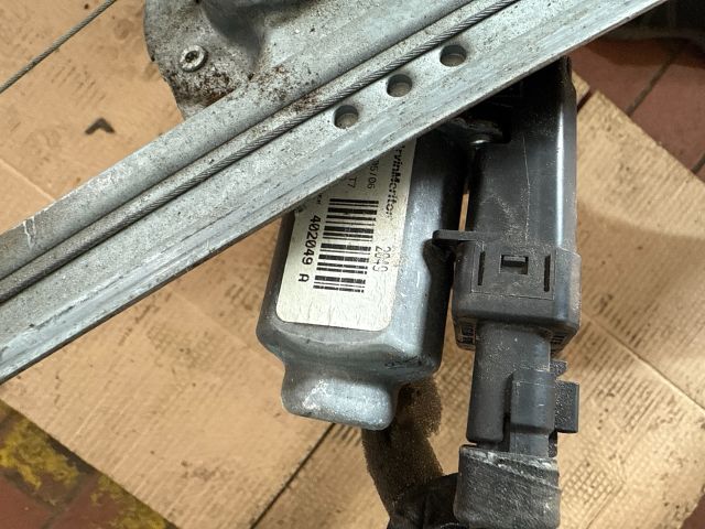 bontott RENAULT SCÉNIC II Bal hátsó Ablakemelő Szerkezet (Elektromos)