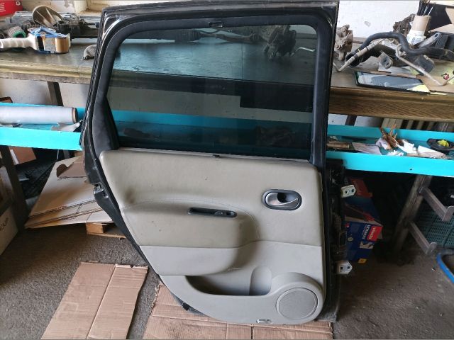 bontott RENAULT SCÉNIC II Bal hátsó Ajtó (Részeivel)