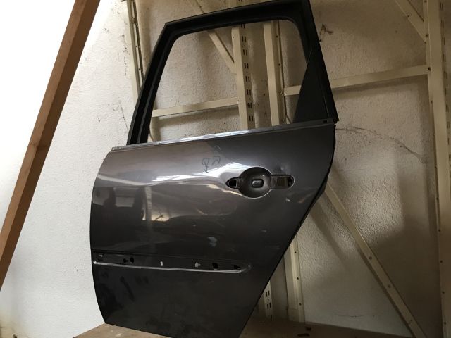 bontott RENAULT SCÉNIC II Bal hátsó Ajtó (Üres lemez)