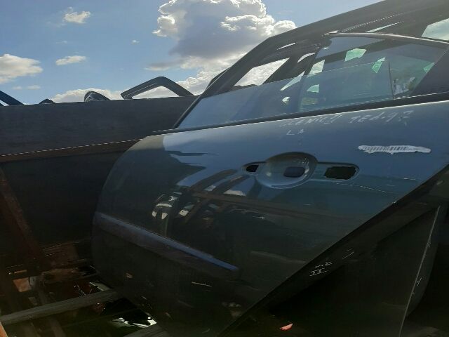 bontott RENAULT SCÉNIC II Bal hátsó Ajtó (Üres lemez)