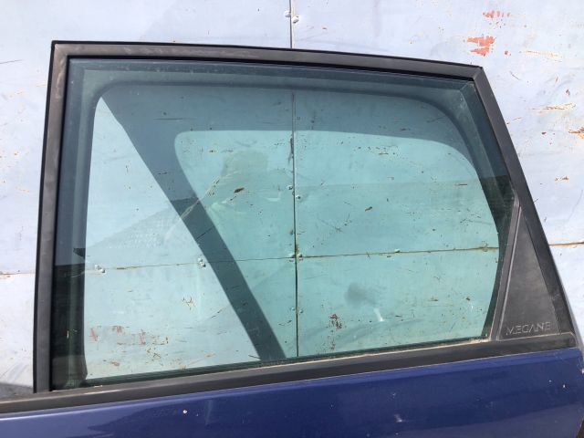 bontott RENAULT SCÉNIC II Bal hátsó Ajtó (Üres lemez)