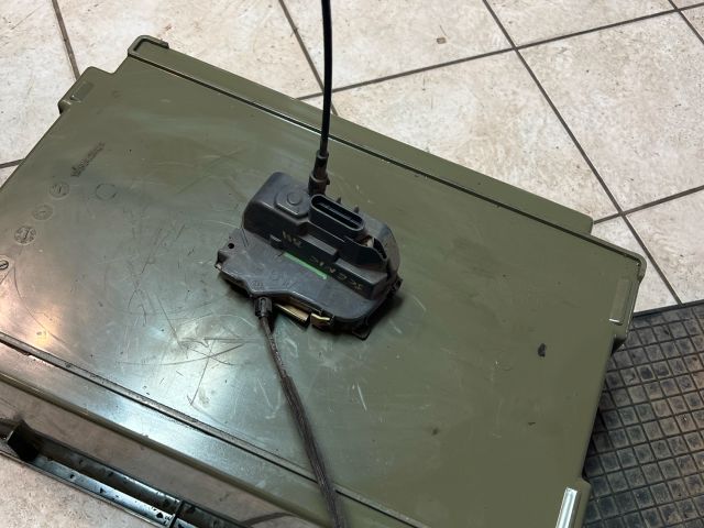 bontott RENAULT SCÉNIC II Bal hátsó Ajtózár