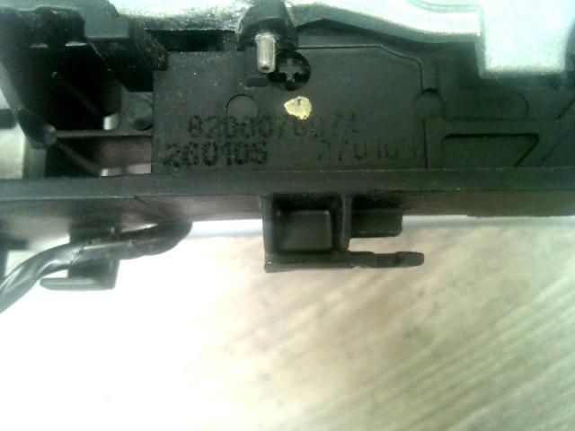 bontott RENAULT SCÉNIC II Bal hátsó Külső Kilincs