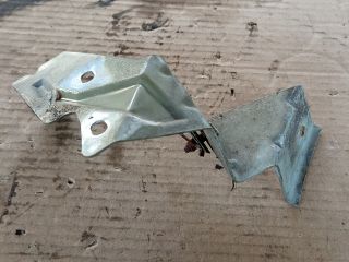 bontott RENAULT SCÉNIC II Bal Sárvédő Oldaltartó