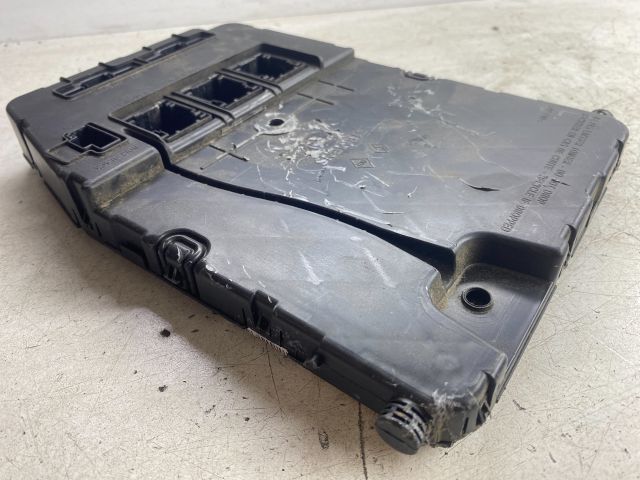 bontott RENAULT SCÉNIC II Biztosítéktábla Doboz