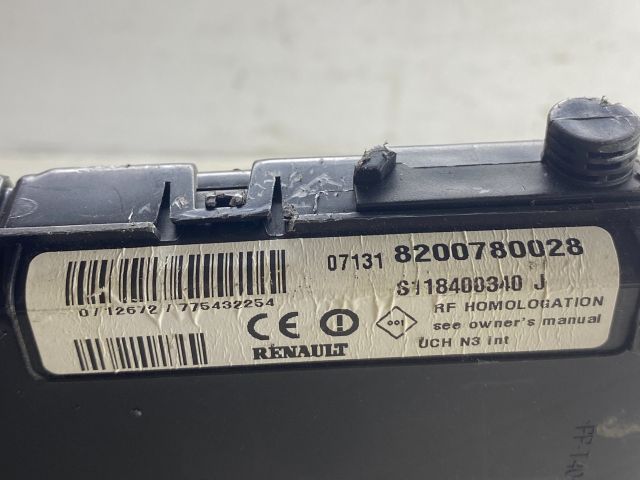 bontott RENAULT SCÉNIC II Biztosítéktábla Doboz