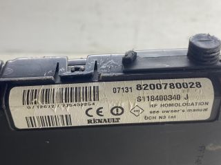 bontott RENAULT SCÉNIC II Biztosítéktábla Doboz