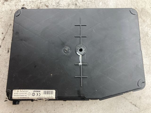 bontott RENAULT SCÉNIC II Biztosítéktábla Doboz