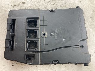 bontott RENAULT SCÉNIC II Biztosítéktábla Doboz