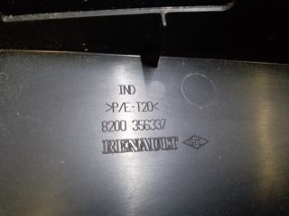 bontott RENAULT SCÉNIC II Biztosítéktábla Fedél