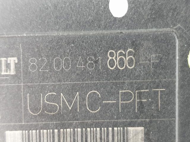 bontott RENAULT SCÉNIC II Biztosítéktábla Motortér