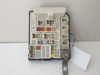 bontott RENAULT SCÉNIC II Biztosítéktábla Motortér