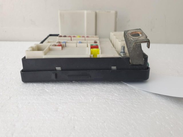 bontott RENAULT SCÉNIC II Biztosítéktábla Motortér