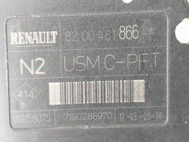 bontott RENAULT SCÉNIC II Biztosítéktábla Motortér