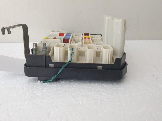 bontott RENAULT SCÉNIC II Biztosítéktábla Motortér