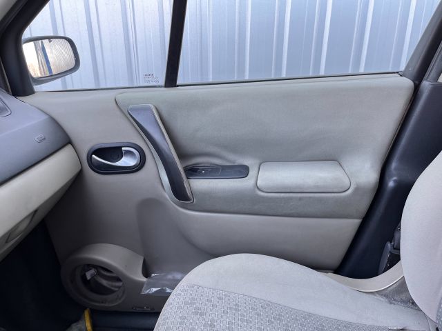 bontott RENAULT SCÉNIC II Biztosítéktábla Utastér