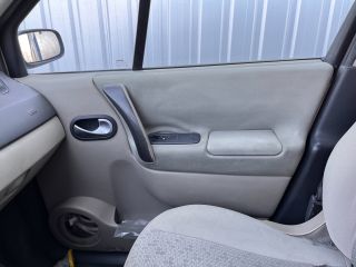 bontott RENAULT SCÉNIC II Biztosítéktábla Utastér