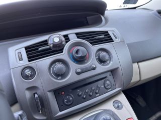 bontott RENAULT SCÉNIC II Biztosítéktábla Utastér