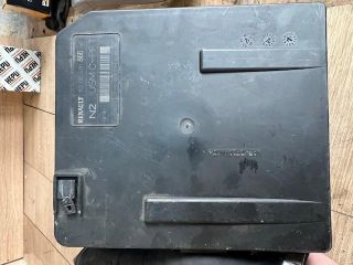 bontott RENAULT SCÉNIC II Biztosítéktábla Utastér