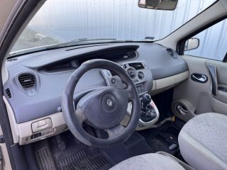 bontott RENAULT SCÉNIC II Biztosítéktábla Utastér