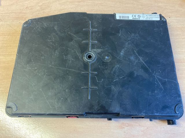 bontott RENAULT SCÉNIC II Biztosítéktábla Utastér