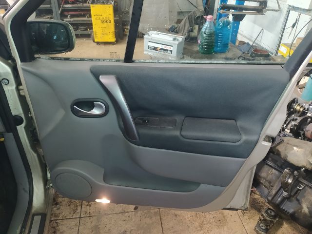 bontott RENAULT SCÉNIC II Csomagtér Nyitó Kar / Gomb