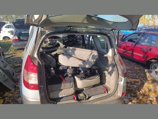 bontott RENAULT SCÉNIC II Csomagtérajtó Burkolat Alsó