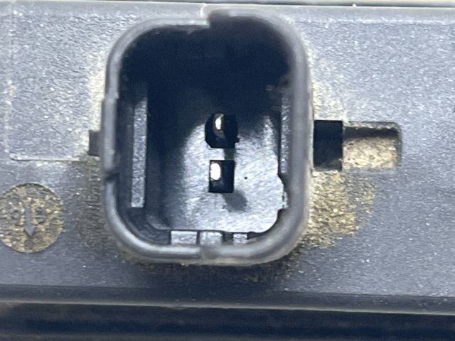 bontott RENAULT SCÉNIC II Csomagtérajtó Kapcsoló