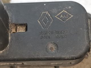 bontott RENAULT SCÉNIC II Csomagtérajtó Kapcsoló