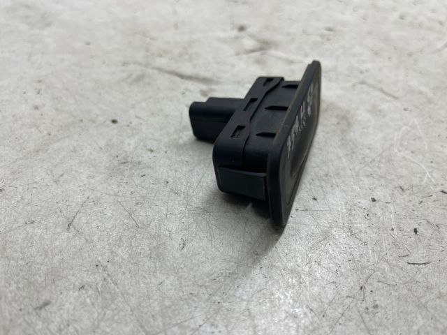 bontott RENAULT SCÉNIC II Csomagtérajtó Kapcsoló